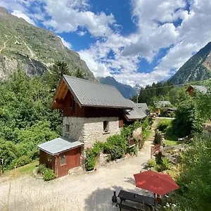 https://ecrins-lodge.hotels-rhonealpes.com