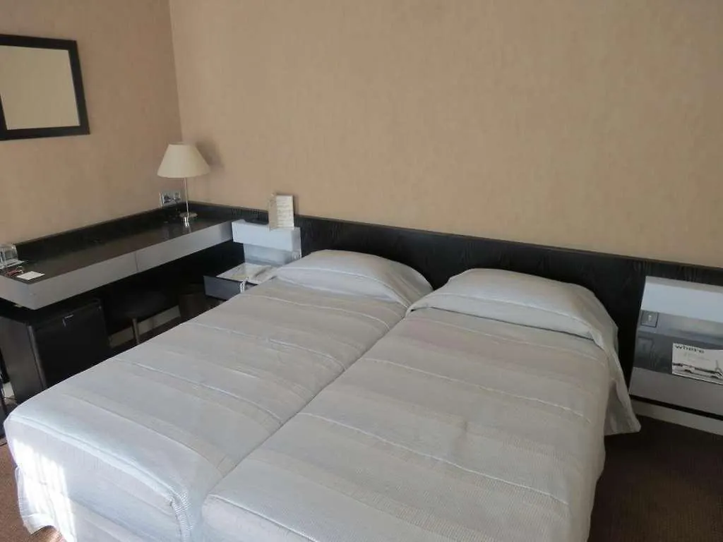 Hôtel Alison Paris 3*,  France